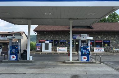 115 SOUTHSIDE DRIVE-5